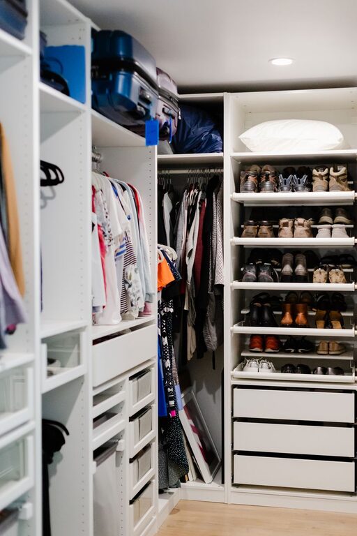 Simple Tips for a Tidy Closet That Stays Organized